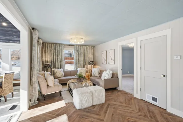 $325,000 | 5118 3 Points Boulevard, Mound, MN 55364