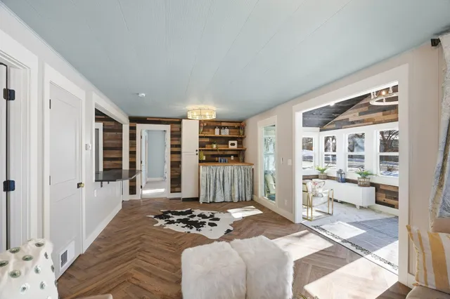 $325,000 | 5118 3 Points Boulevard, Mound, MN 55364