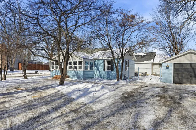 $325,000 | 5118 3 Points Boulevard, Mound, MN 55364