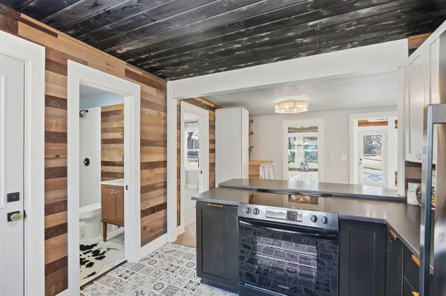 $325,000 | 5118 3 Points Boulevard, Mound, MN 55364