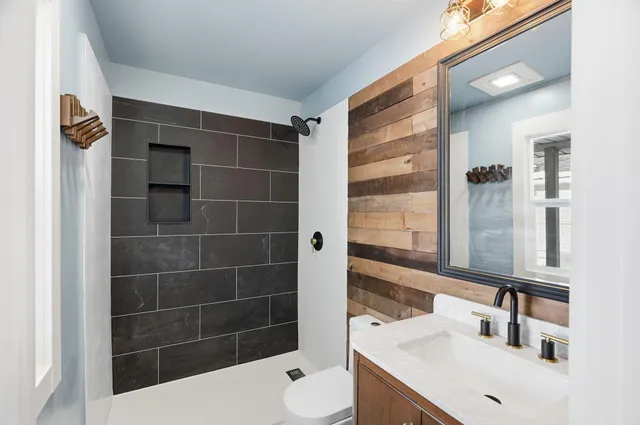 $325,000 | 5118 3 Points Boulevard, Mound, MN 55364