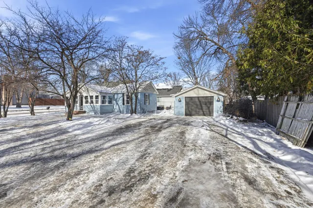 $325,000 | 5118 3 Points Boulevard, Mound, MN 55364