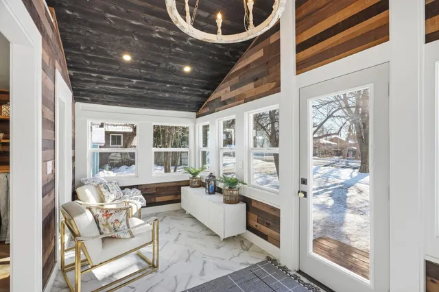 $325,000 | 5118 3 Points Boulevard, Mound, MN 55364