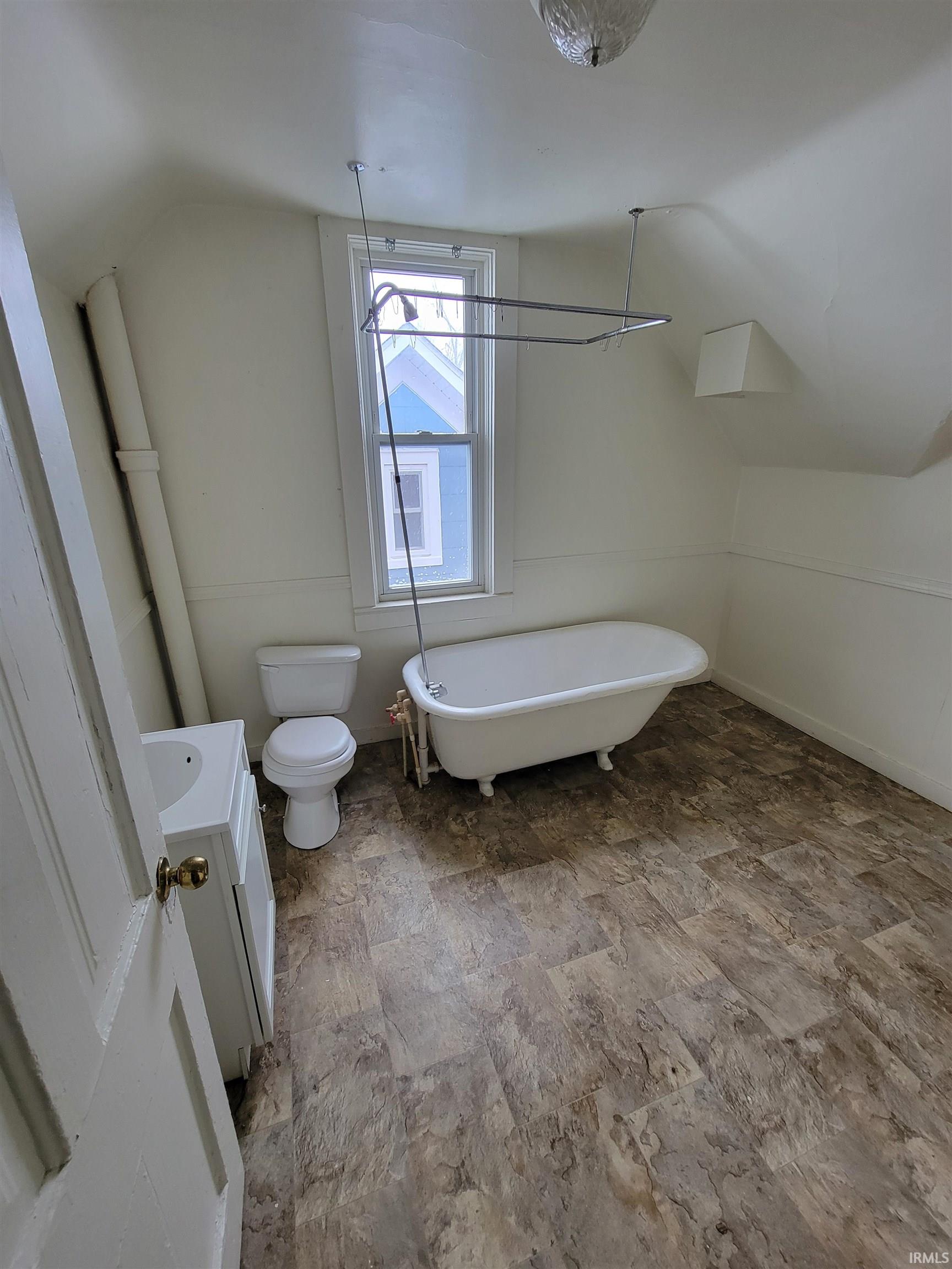 2431 Fox Avenue Fort Wayne, IN 46807 - Photo 11 of 35