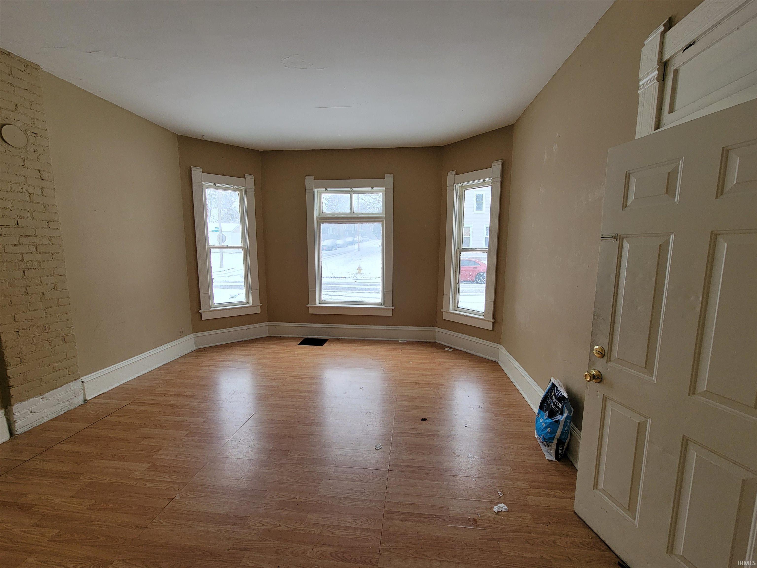 2431 Fox Avenue Fort Wayne, IN 46807 - Photo 4 of 35