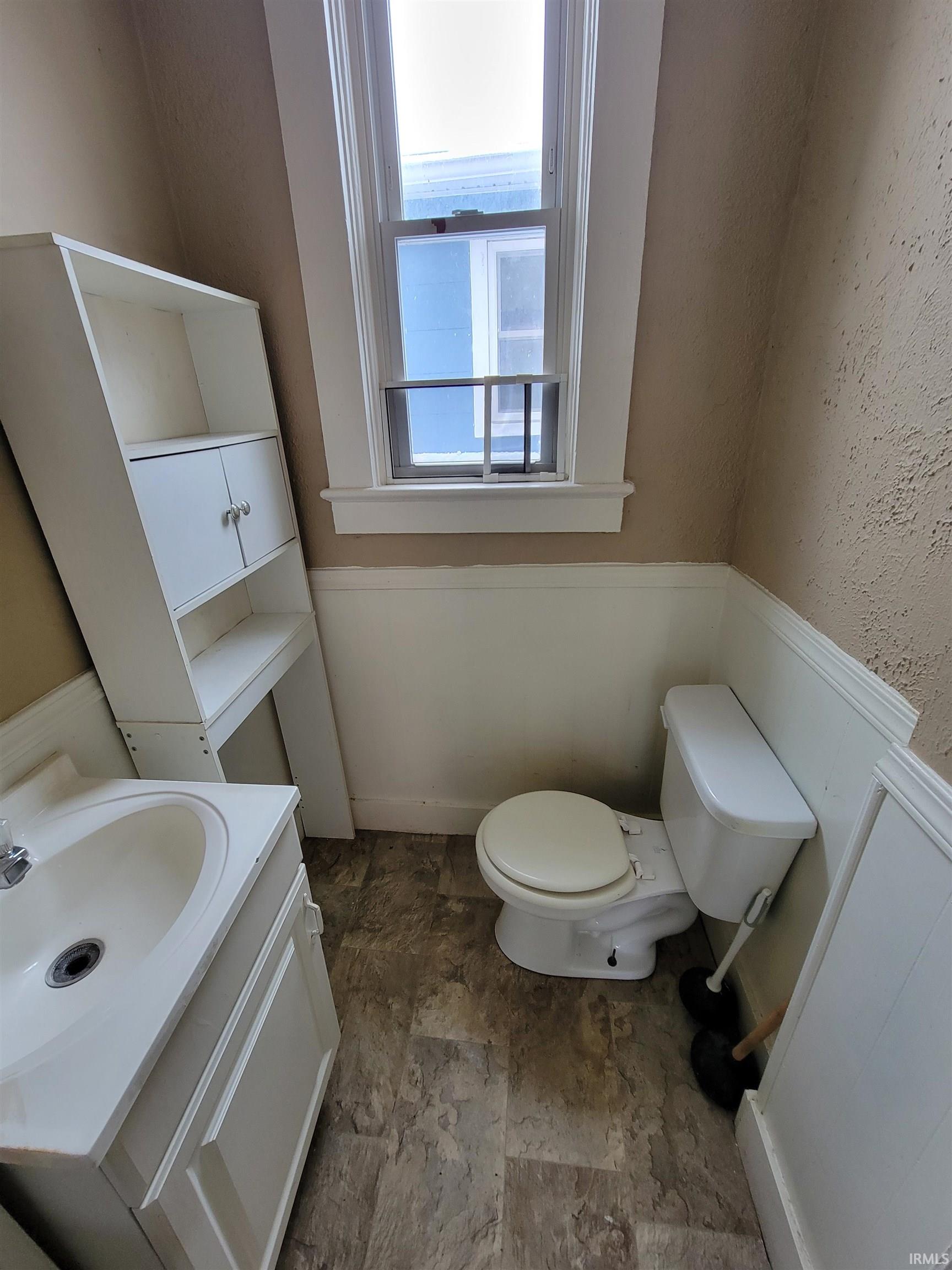 2431 Fox Avenue Fort Wayne, IN 46807 - Photo 8 of 35