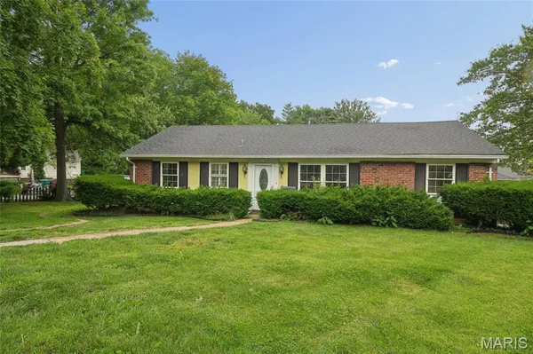 $250,000 | 928 South Gore Avenue, Webster Groves, MO 63119
