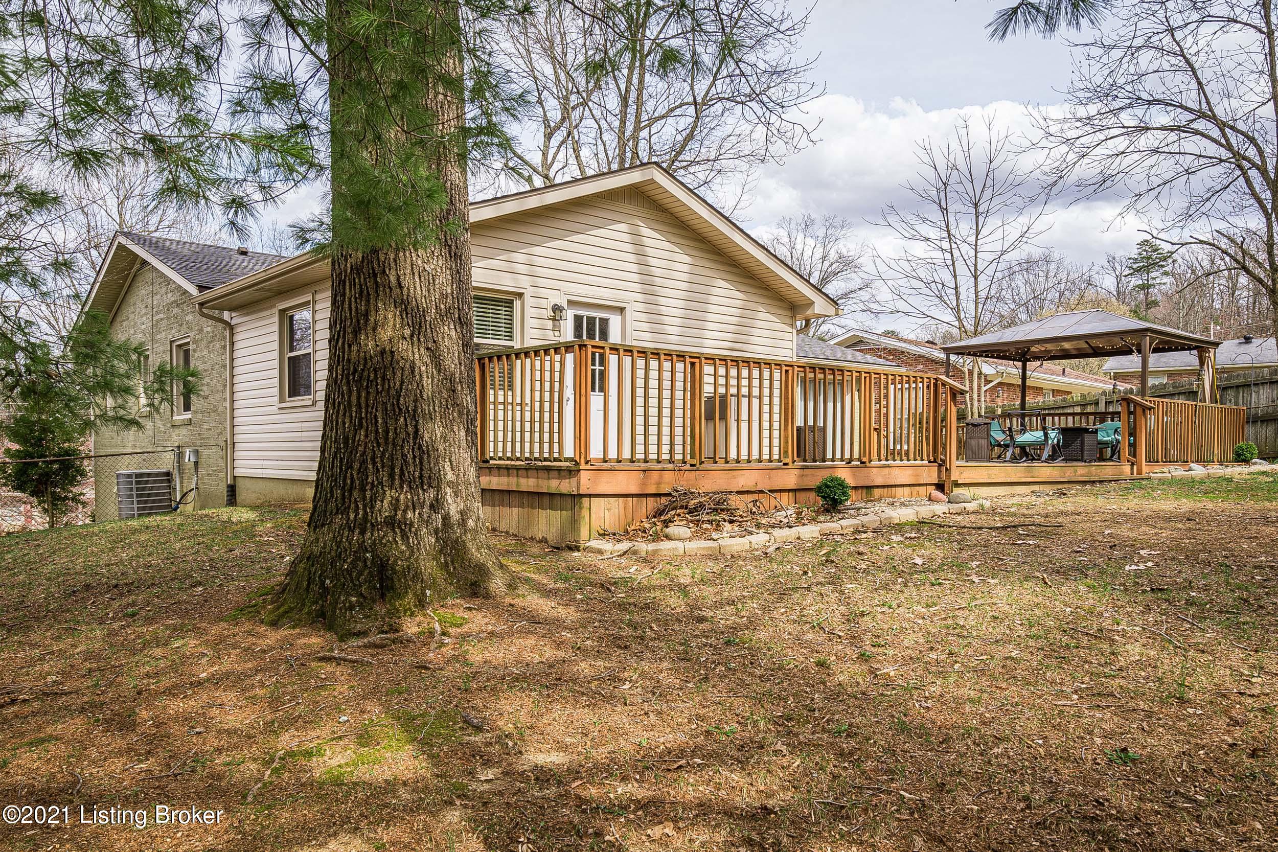 7404 Ridan Way Louisville, KY 40214 - Photo 45 of 55 7404 Ridan Way-06
