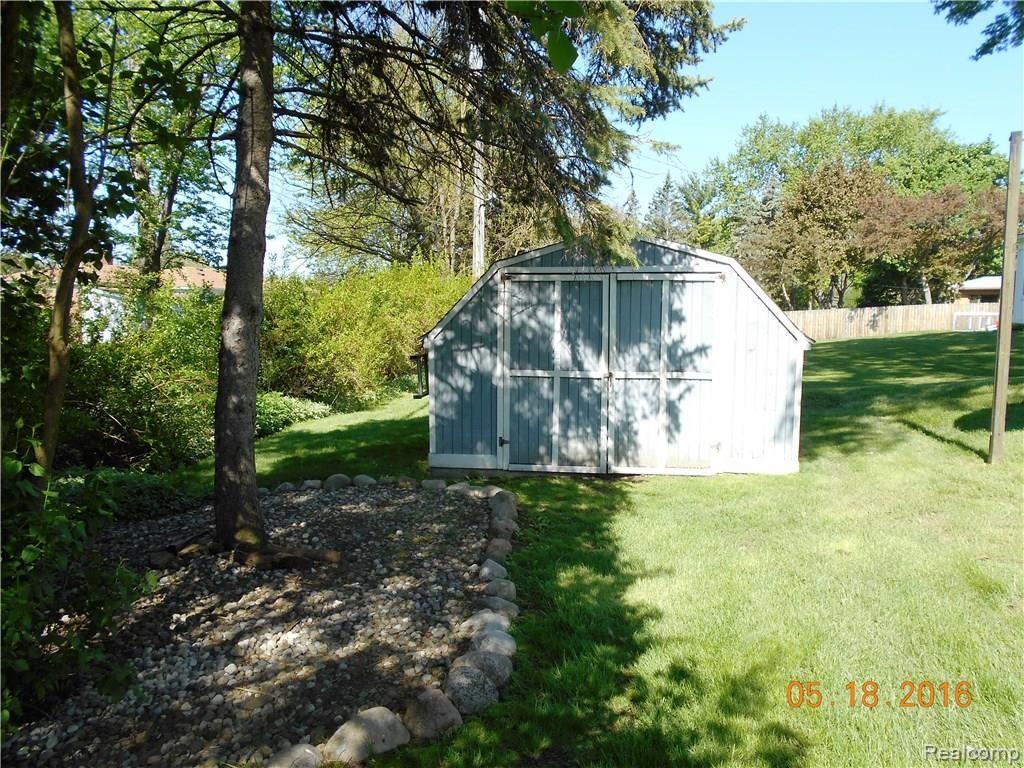 28313 Westerleigh Road Farmington Hills, MI 48334 - Photo 8 of 34