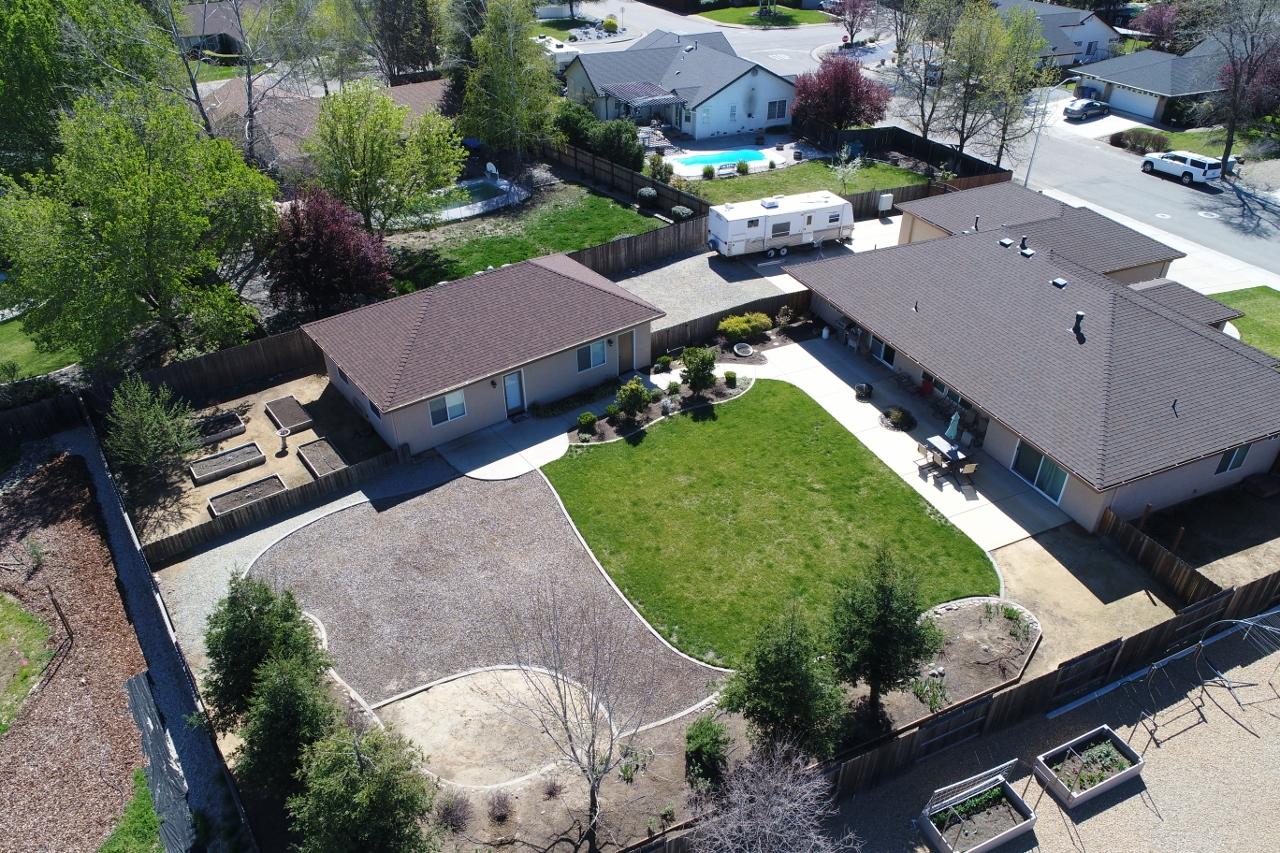 6581 Reflection Street Redding, CA 96001 - Photo 3 of 36 7.1 (1280x853)