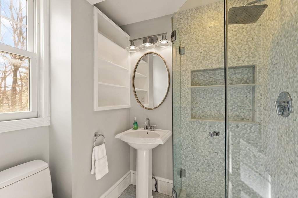 15 Edgewood Road Sharon, MA 02067 - Photo 19 of 39 Gallery Image 19
