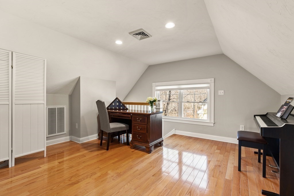 15 Edgewood Road Sharon, MA 02067 - Photo 23 of 39 Gallery Image 23