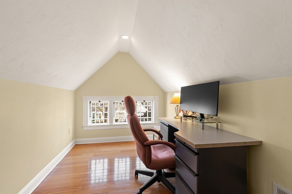 15 Edgewood Road Sharon, MA 02067 - Photo 24 of 39 Gallery Image 24