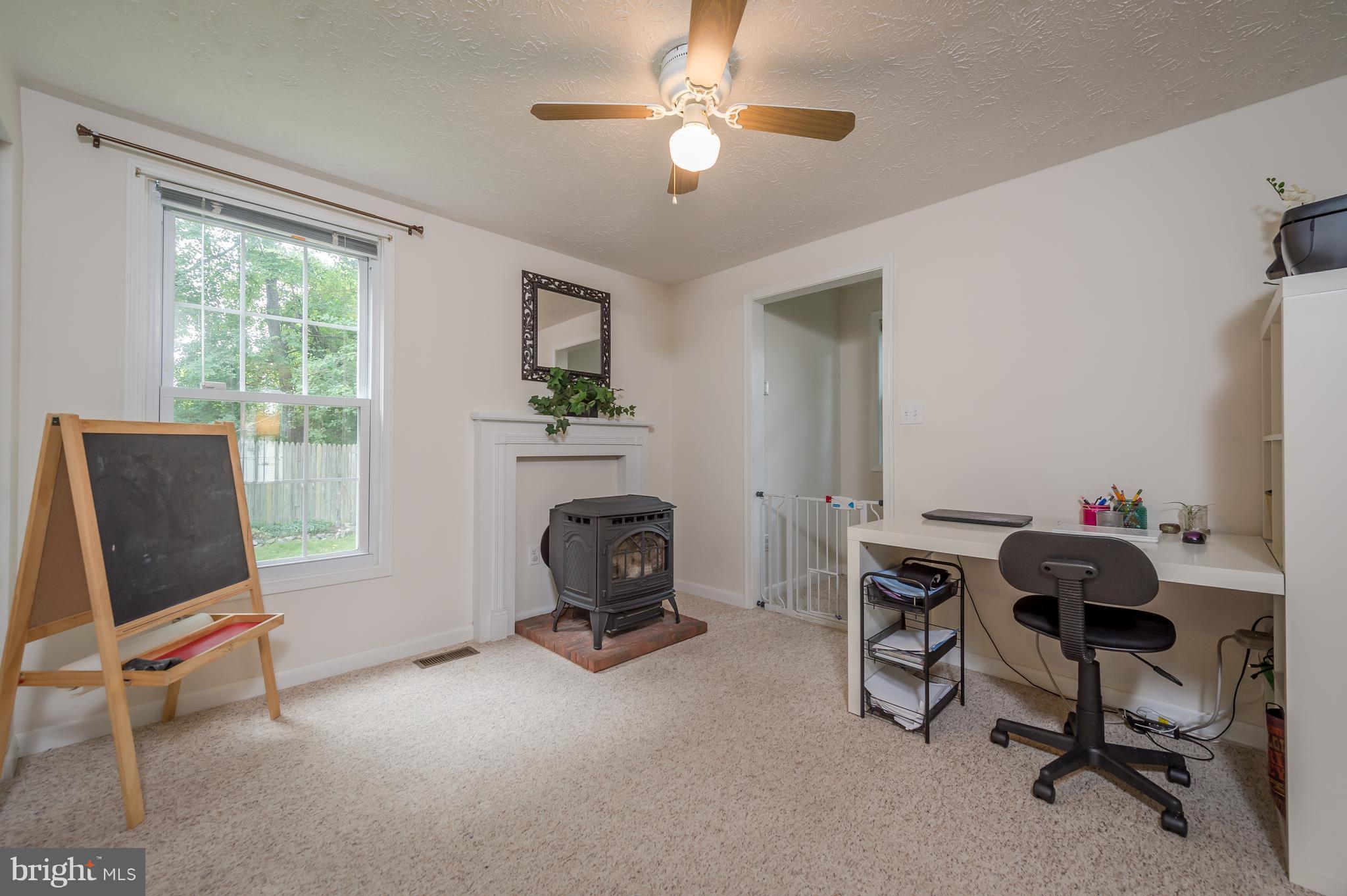 7318 Torran Rocks Way Gaithersburg, MD 20879 - Photo 13 of 30 Main level office/den