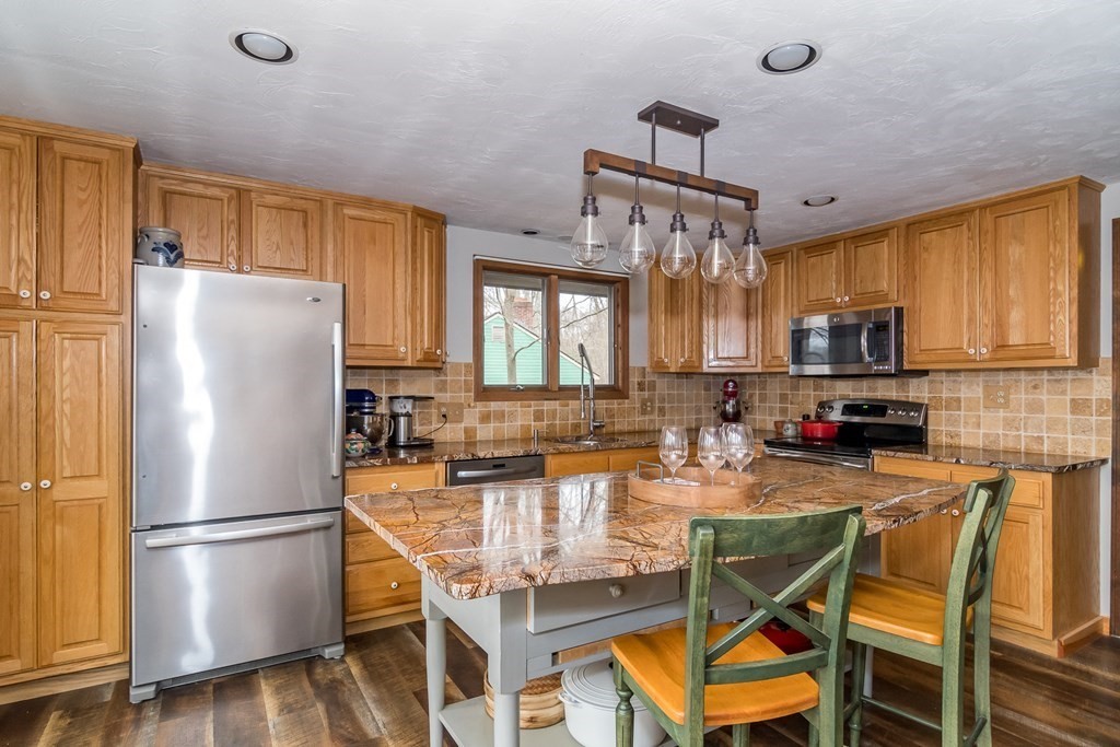 115 Walnut Road Wrentham, MA 02093 - Photo 3 of 31 Gallery Image 3