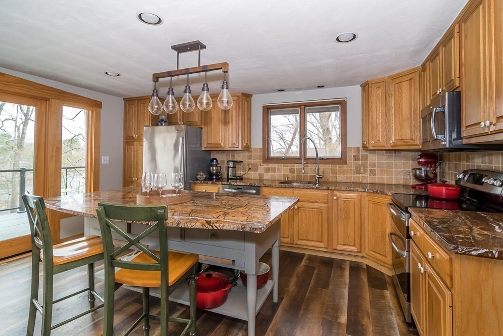 115 Walnut Road Wrentham, MA 02093 - Photo 5 of 31 Gallery Image 5