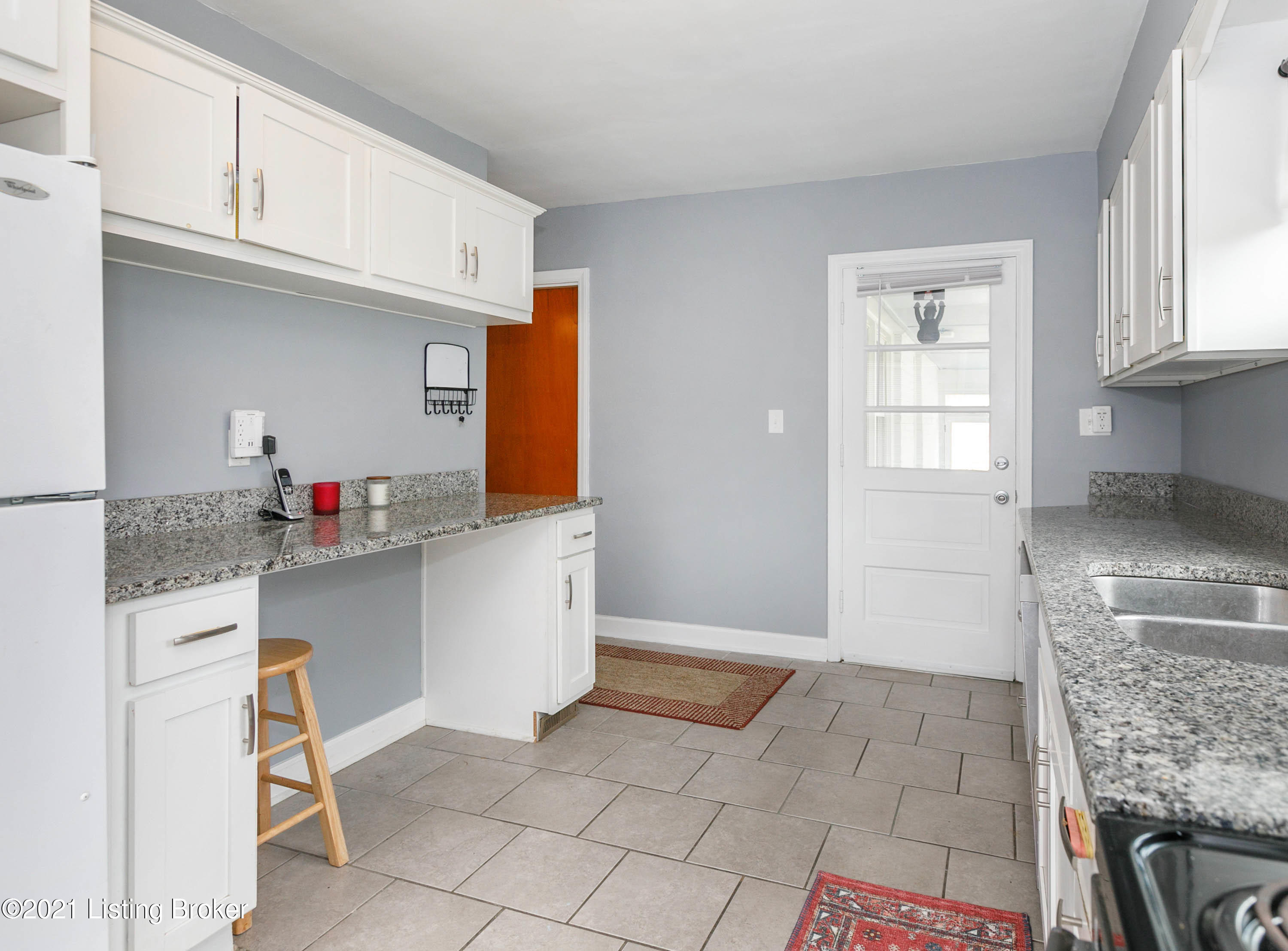 3717 Chevy Chase Road Louisville, KY 40218 - Photo 12 of 37 012