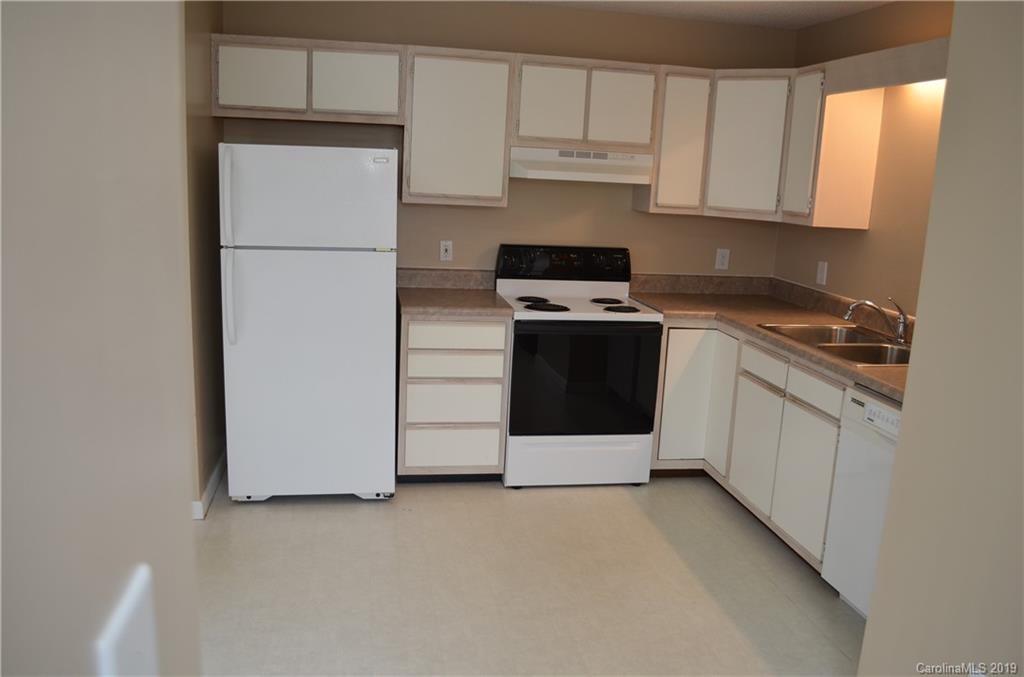 6 Azalea Road, Unit A Arden, NC 28704 - Photo 7 of 29 Gallery Image 7