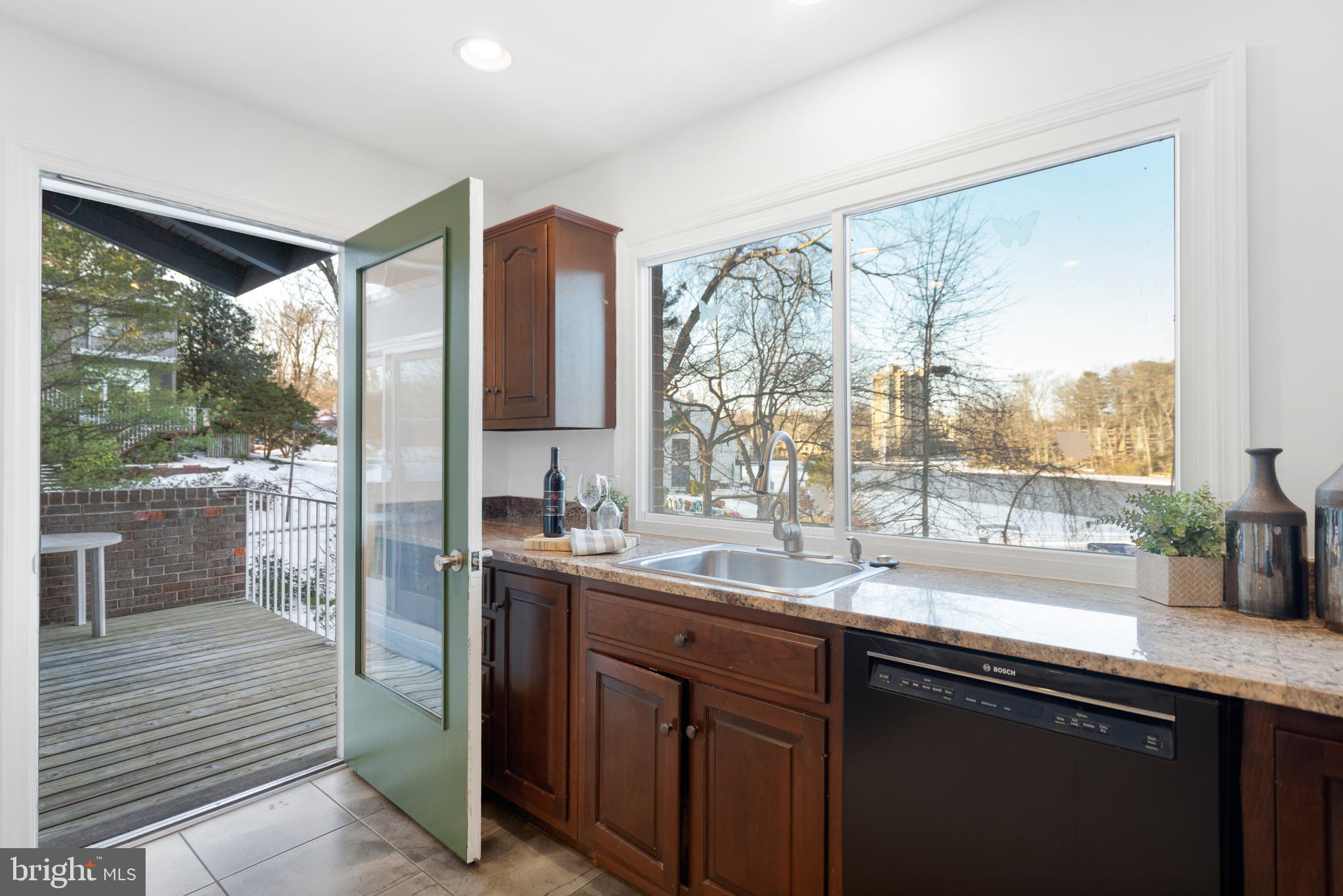 1606 Greenbriar Court Reston, VA 20190 - Photo 15 of 37