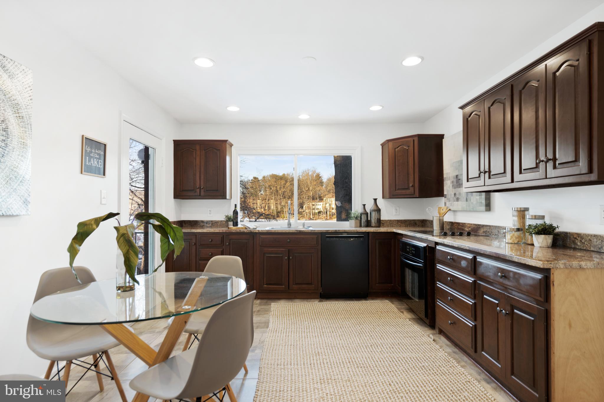 1606 Greenbriar Court Reston, VA 20190 - Photo 16 of 37