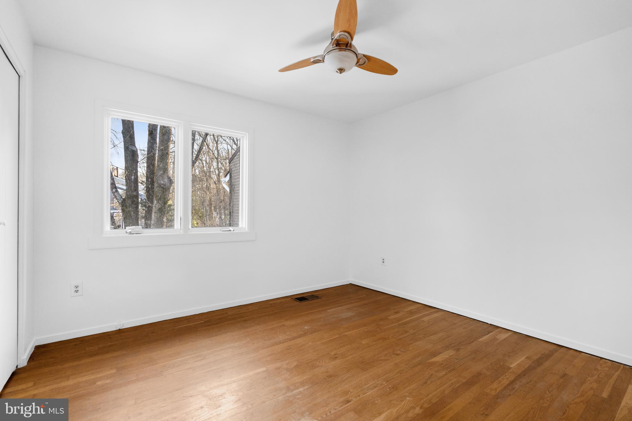 1606 Greenbriar Court Reston, VA 20190 - Photo 22 of 37 Sunny bedroom two.