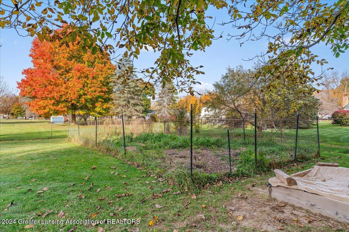 1409 Boichot Road Lansing, MI 48906 - Photo 37 of 43 36-Media Jett - 21