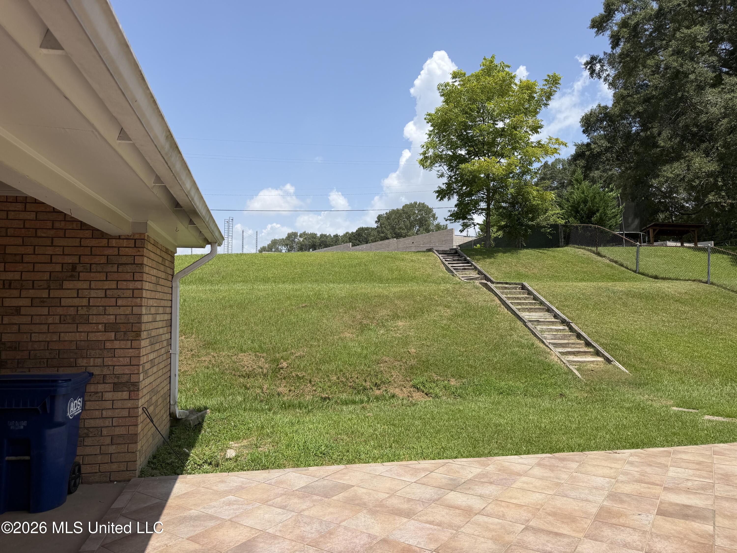 127 North Temple Road Natchez, MS 39120 - Photo 3 of 23 IMG_2543