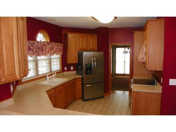 902 Ridgewood Court Connersville, IN 47331 - Photo 4 of 19 Gallery Image 4