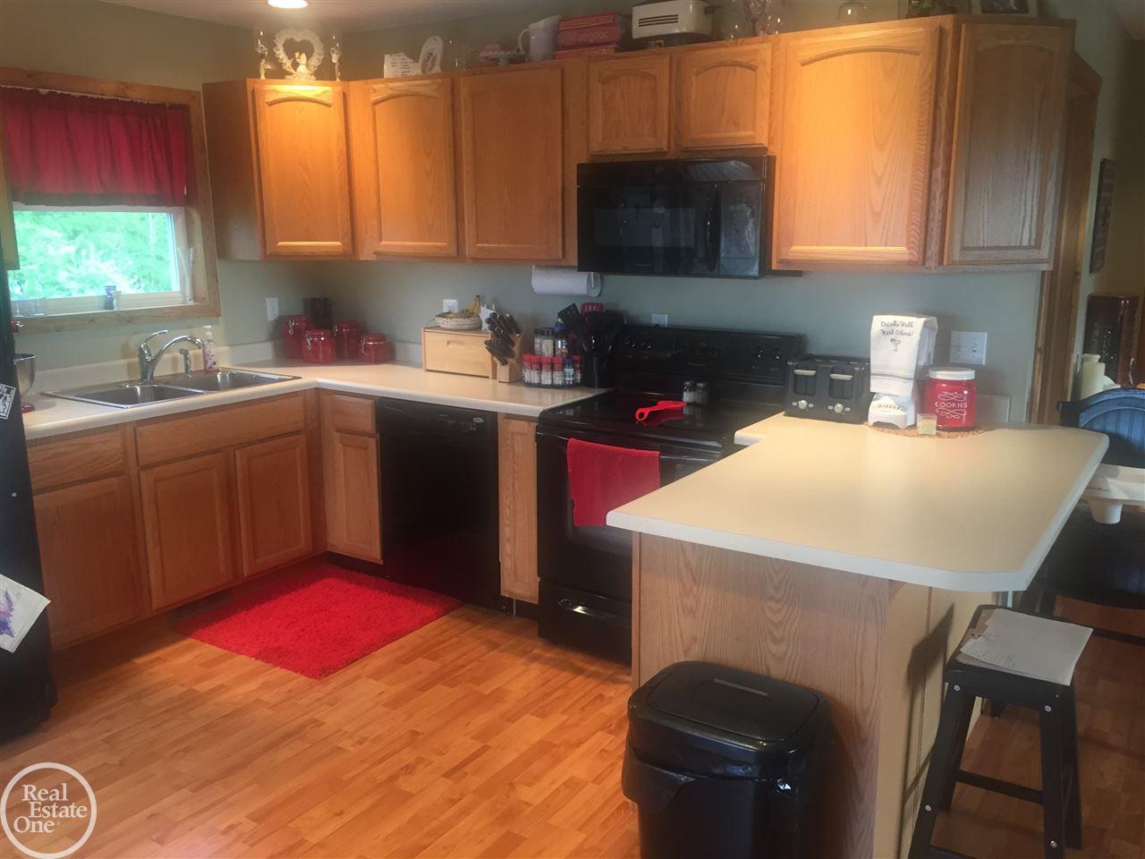 8562 Fisher Road Avoca, MI 48006 - Photo 17 of 39