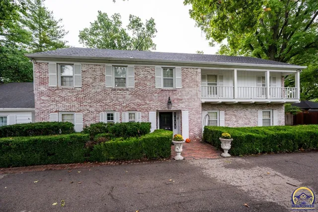 $450,000 | 2824 Southwest Burlingame Road, Topeka, KS 66611