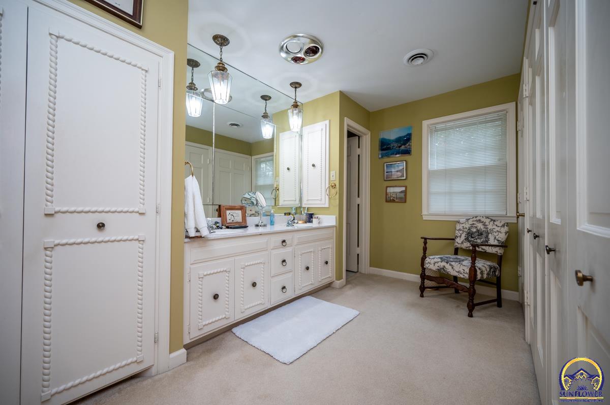 2824 Southwest Burlingame Road Topeka, KS 66611 - Photo 23 of 48