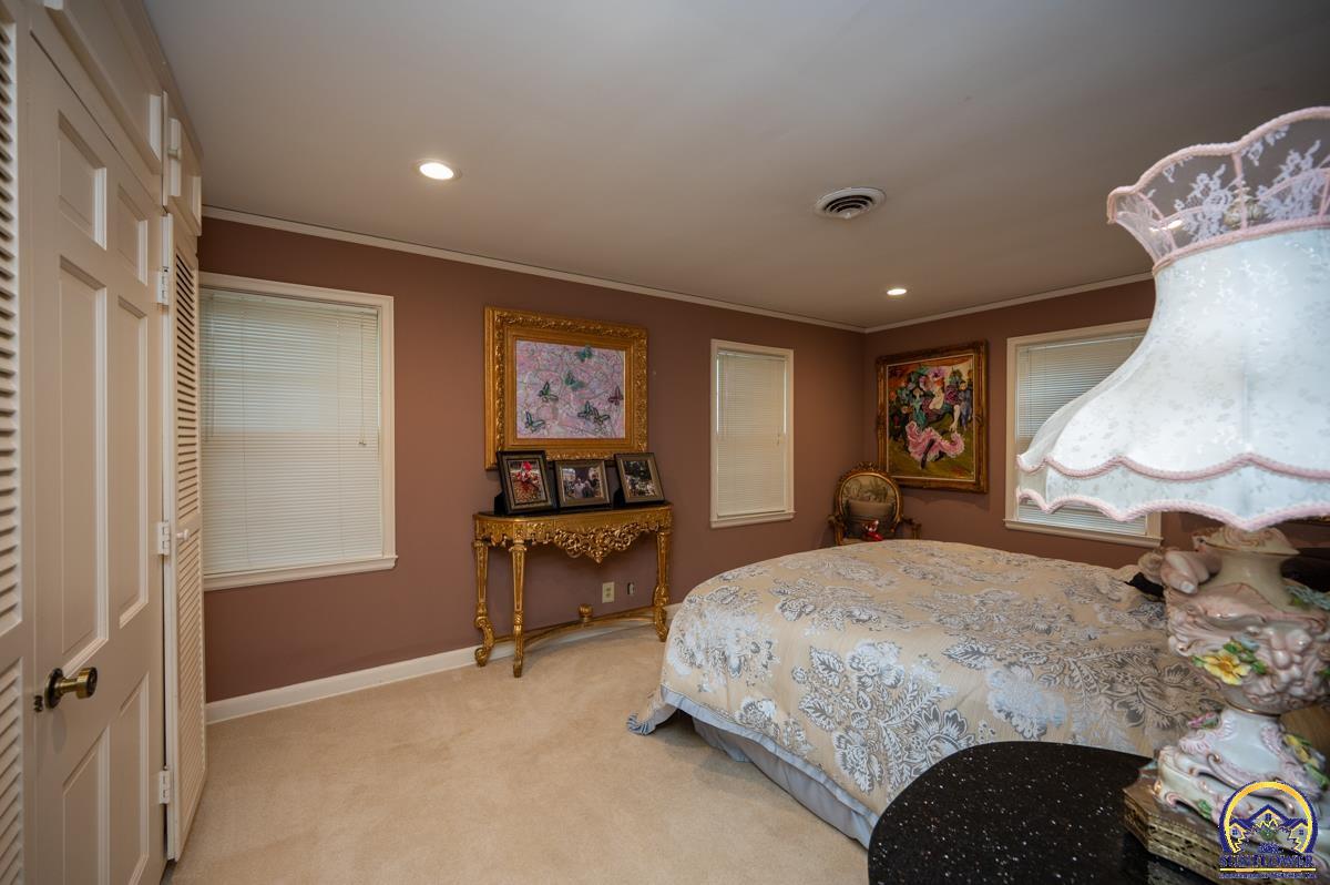 2824 Southwest Burlingame Road Topeka, KS 66611 - Photo 27 of 48