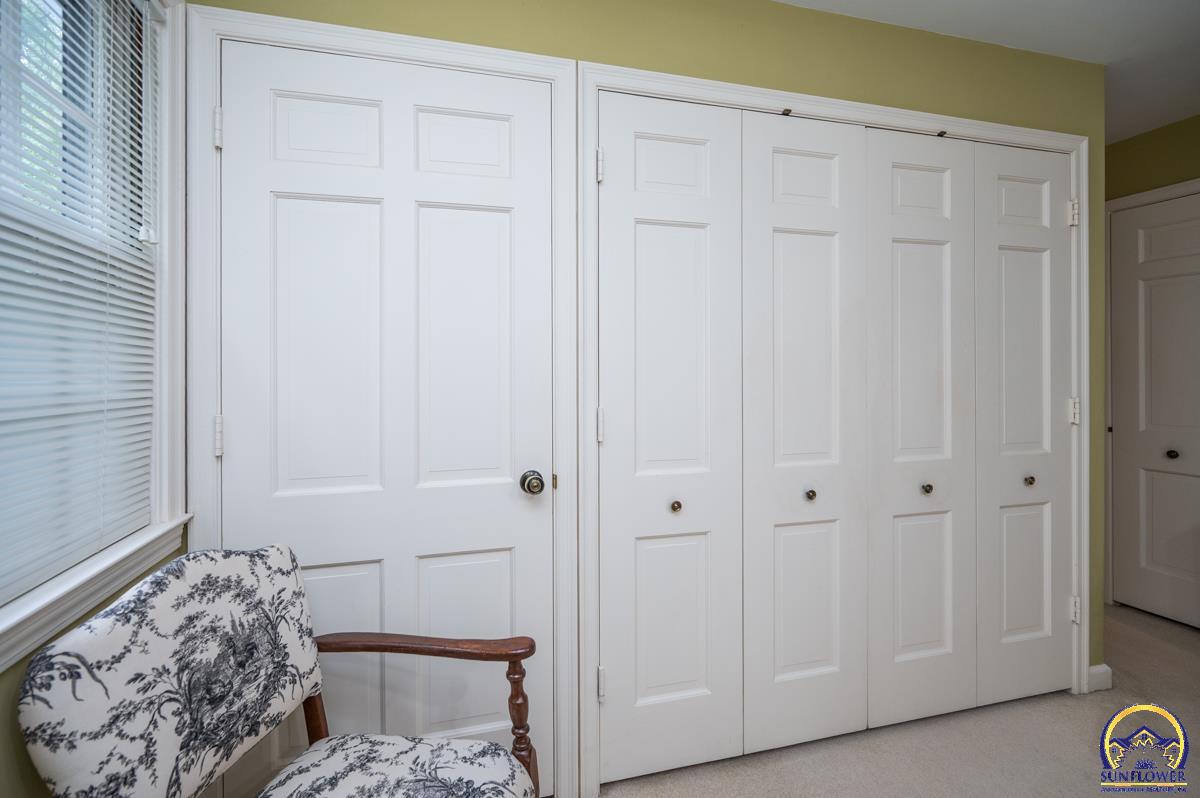 2824 Southwest Burlingame Road Topeka, KS 66611 - Photo 28 of 48