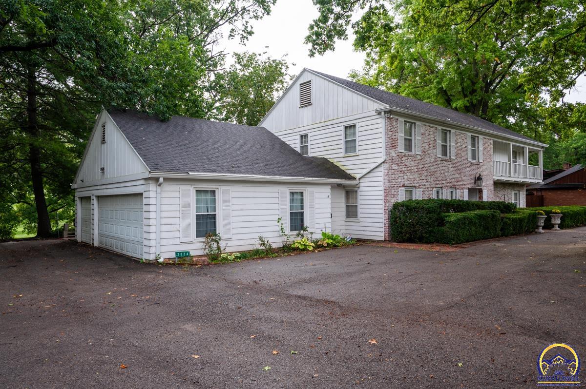 2824 Southwest Burlingame Road Topeka, KS 66611 - Photo 3 of 48