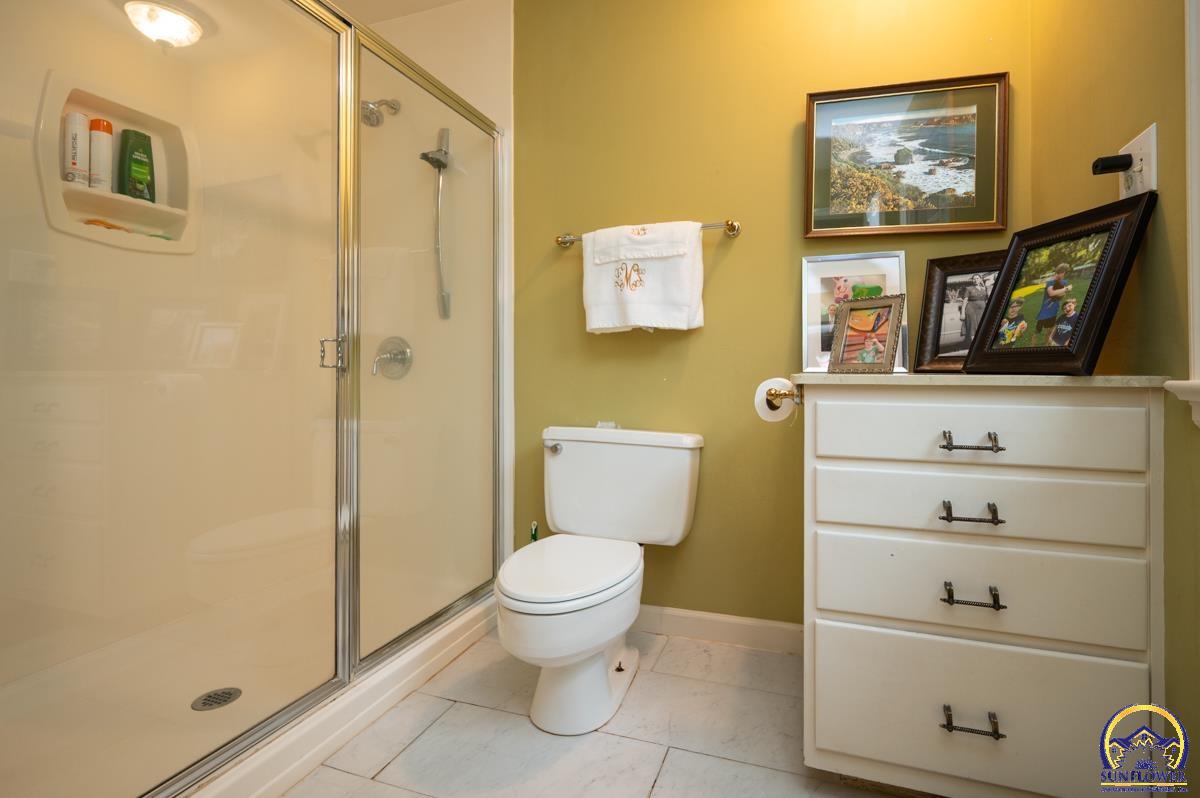 2824 Southwest Burlingame Road Topeka, KS 66611 - Photo 34 of 48