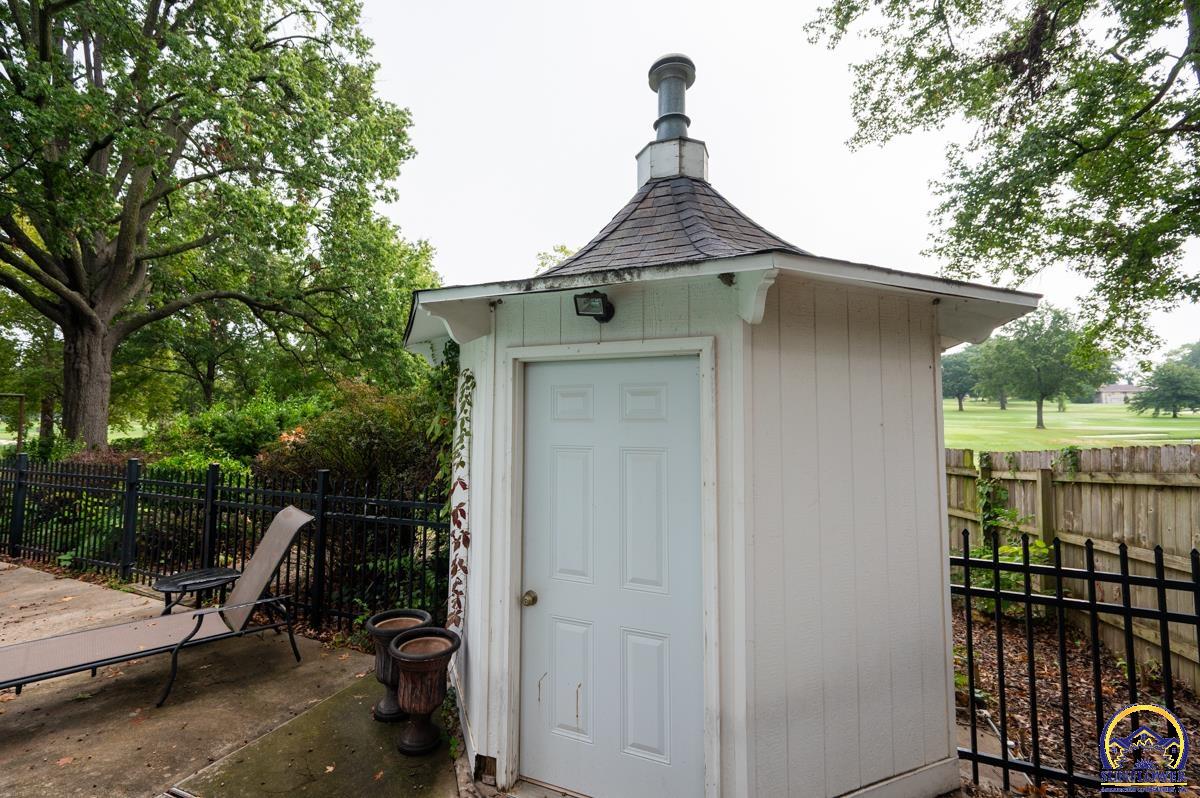 2824 Southwest Burlingame Road Topeka, KS 66611 - Photo 38 of 48