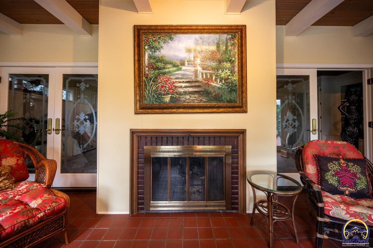 2824 Southwest Burlingame Road Topeka, KS 66611 - Photo 10 of 48