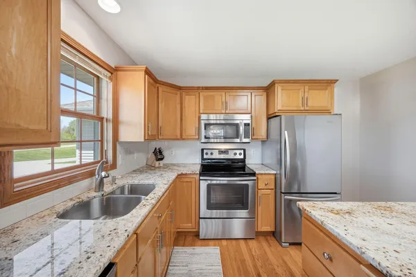 $450,000 | 19388 Memory Circle, Hutchinson, MN 55350