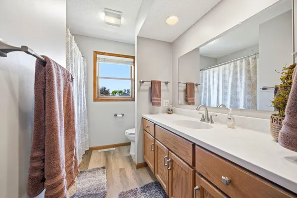 $450,000 | 19388 Memory Circle, Hutchinson, MN 55350