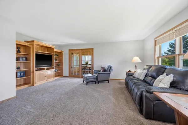 $450,000 | 19388 Memory Circle, Hutchinson, MN 55350