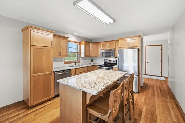 $450,000 | 19388 Memory Circle, Hutchinson, MN 55350