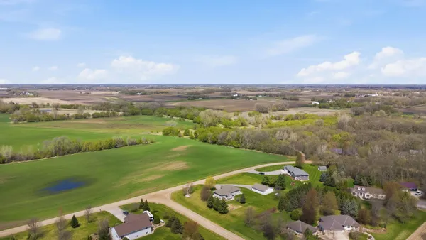 $450,000 | 19388 Memory Circle, Hutchinson, MN 55350