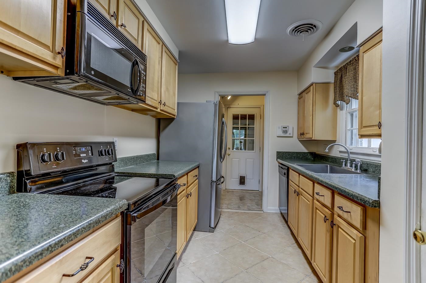 801 Moss Road Memphis, TN 38117 - Photo 8 of 28 Gallery Image 8