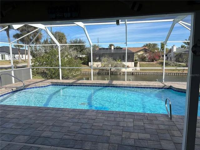 $725,000 | 1 Cloverdale Court South, Palm Coast, FL 32137