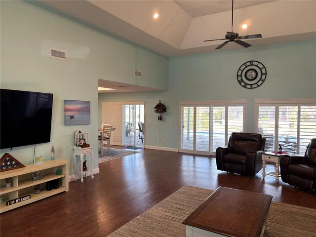 $725,000 | 1 Cloverdale Court South, Palm Coast, FL 32137