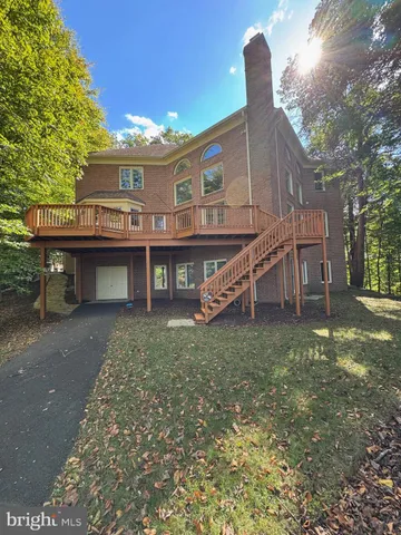 a view of an ocean from a yard