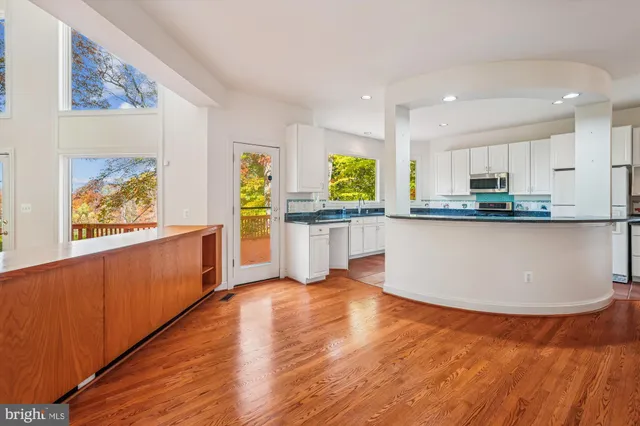 a view of a yard with an trees