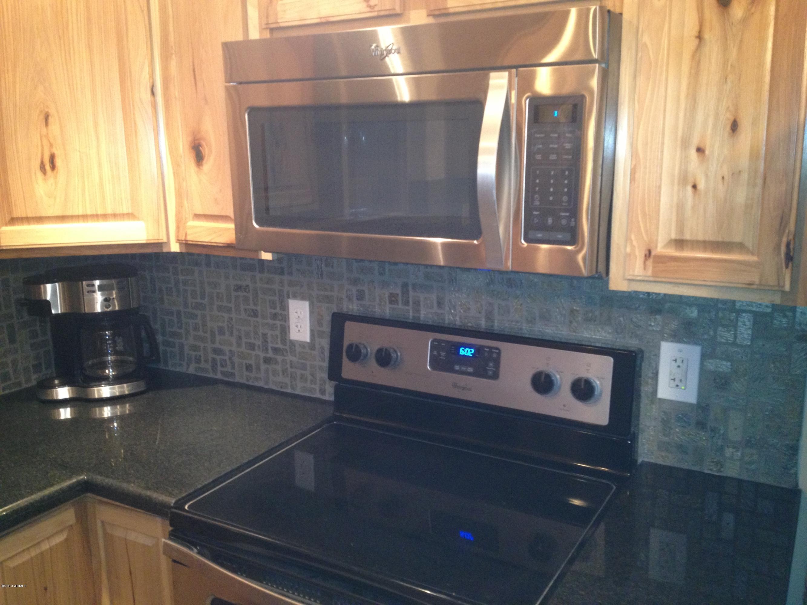 4000 West Valley View Road Chino Valley, AZ 86323 - Photo 2 of 14 UPGRADED STAINLESS APPLIANCES!