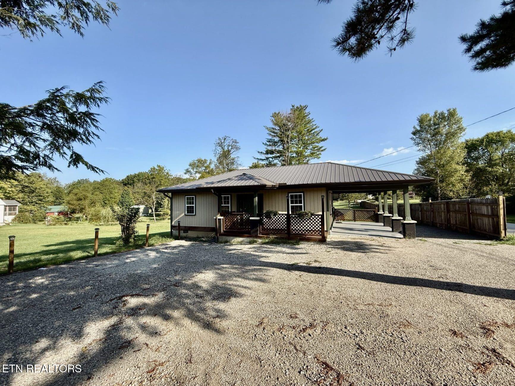 1475 Taylor Place Road Jamestown, TN 38556 - Photo 3 of 14 1-209-scaled