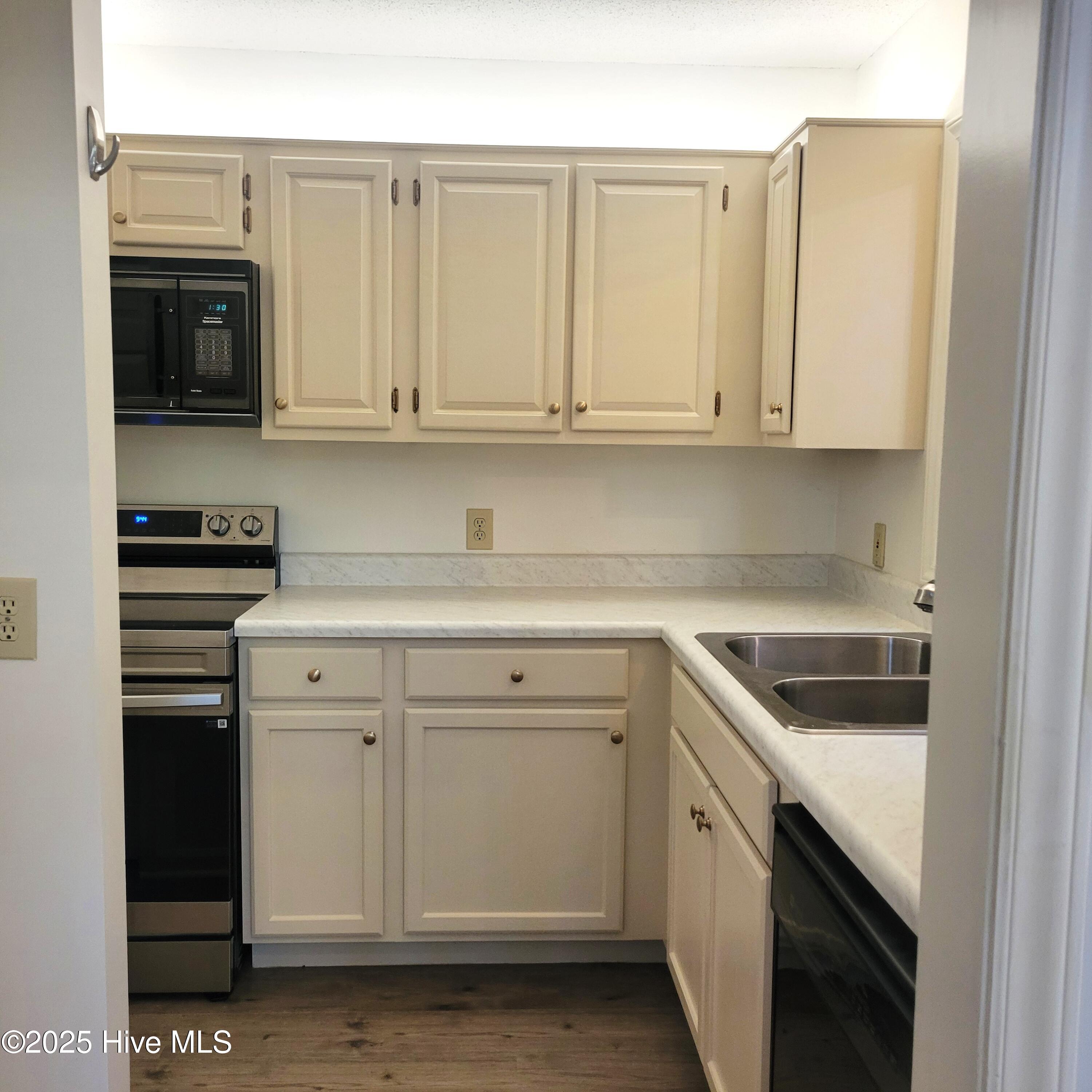 301 Hampton Drive Pinehurst, NC 28374 - Photo 10 of 49 20251001_094323